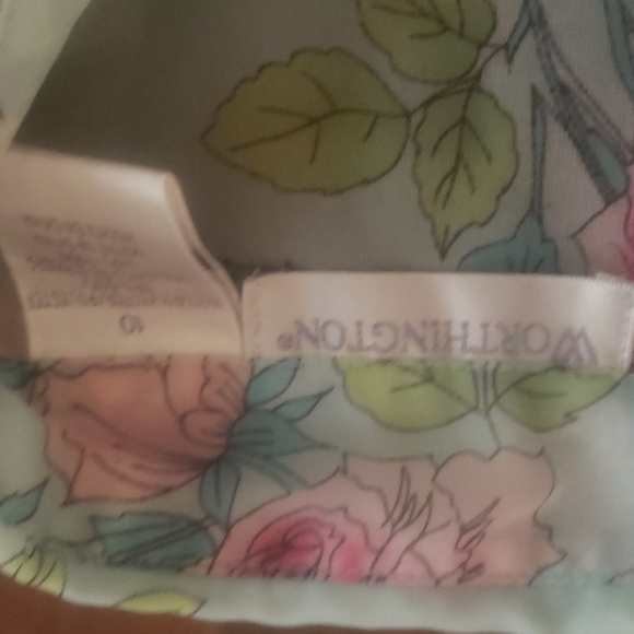 Pretty sheer blouse - Picture 2 of 3